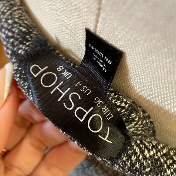 Fall mini skirt - Picture 3 of 3